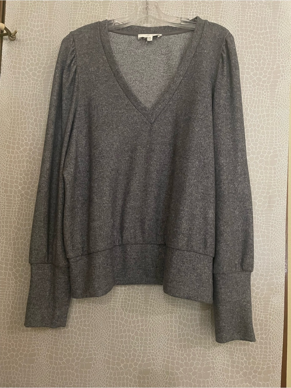 Brea Canyon Linzia Puff Sleeve V-Neck Top
